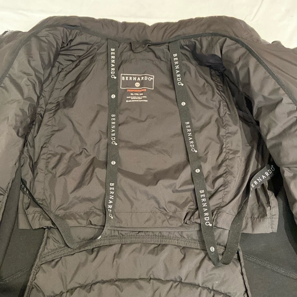 Bernardo Jacket Packable Size XL - Picture 7 of 14